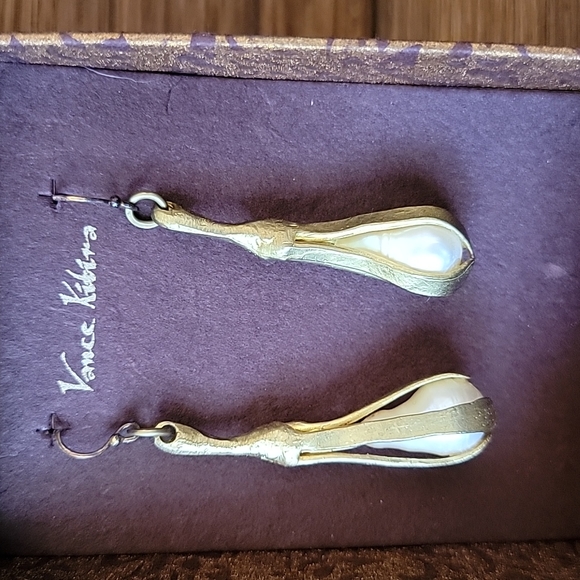 NIB Vance Kitira Pearl Earrings - Picture 2 of 5